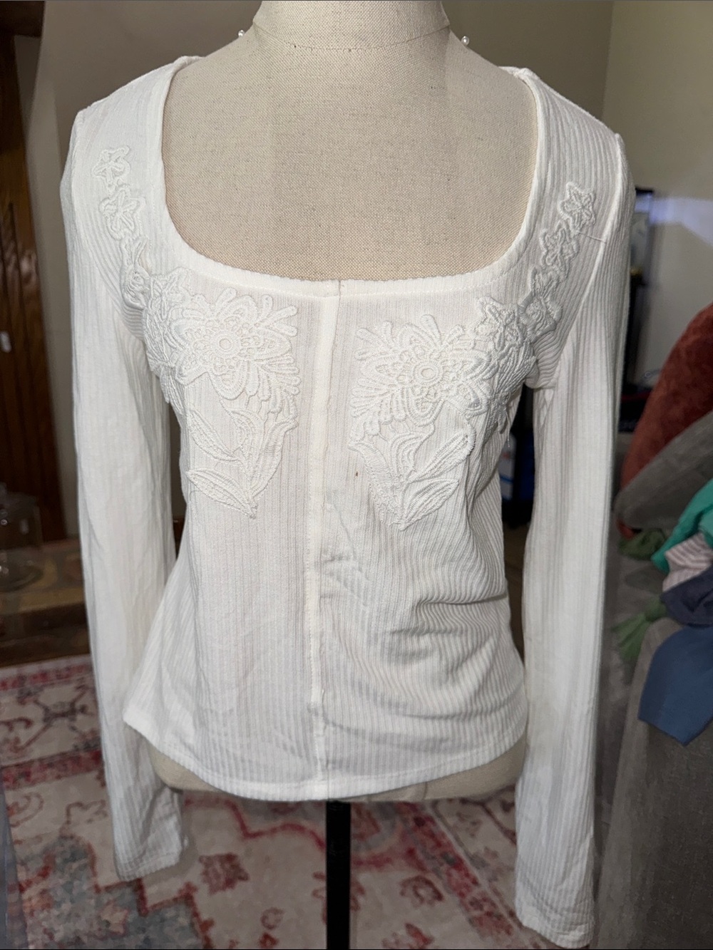 Francesca’s White Long-Sleeve Scoop Neck Top with Floral Lace Appliqué